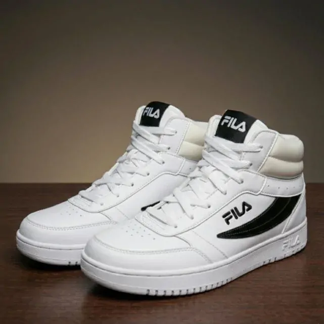 Sneakers blanches rénovées