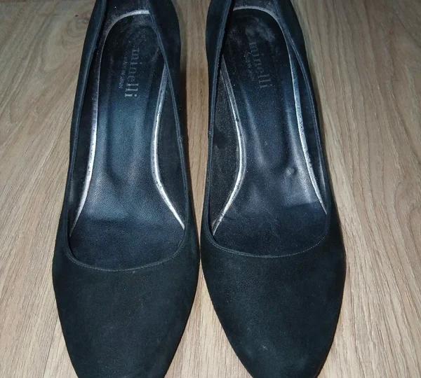 Escarpins Minelli en daim noir