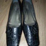 Escarpins Claudy Paris cuir noir effet croco