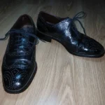 Chaussures Rolls Paris en cuir noir brogues vintage