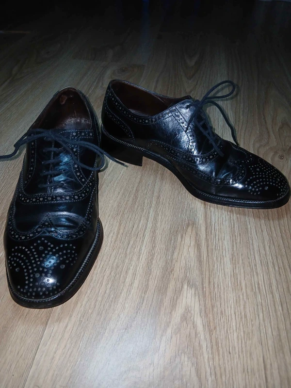 Chaussures Rolls Paris en cuir noir brogues vintage