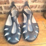 Sandales aquatiques Tribord noires et blanches