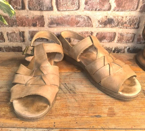 Sandales Paris vintage en cuir camel