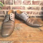Chaussures de ville Carven en cuir marron et beige