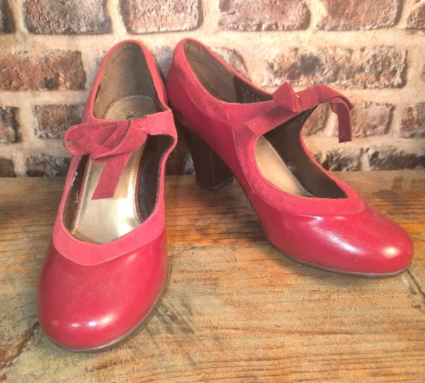 Escarpins Hush Puppies rouges à nœuds