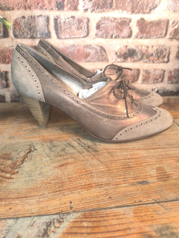 Escarpins richelieu femme bicolores taupe et bronze, photo 5