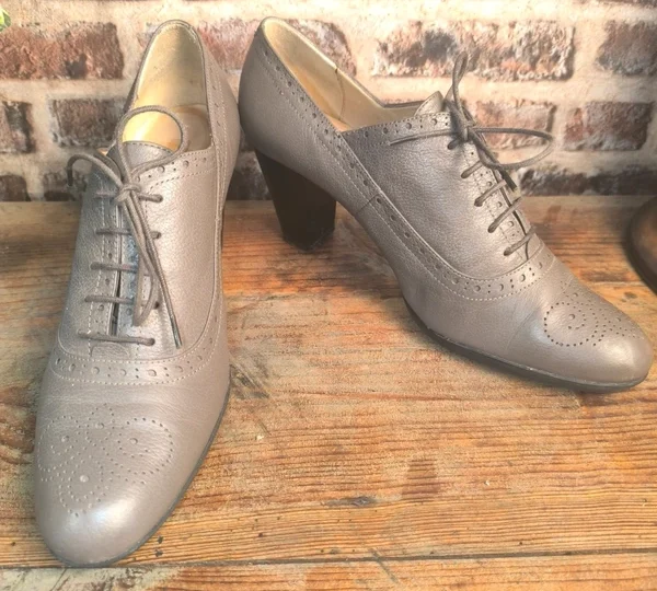 Escarpins richelieu Lloyd Germany en cuir taupe