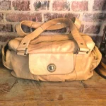 Sac à main Pieces en cuir camel – style vintage rétro